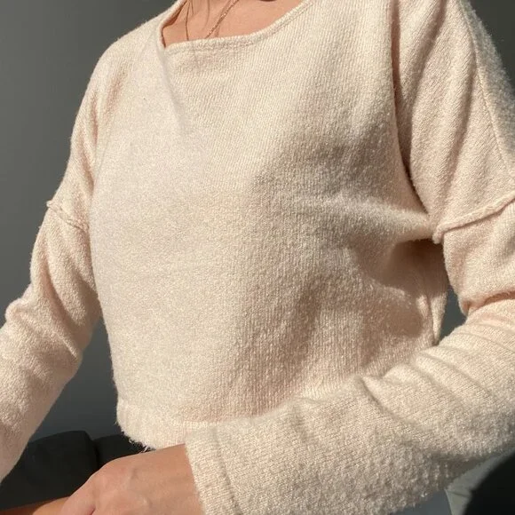 Light Pink Knit Cropped Sweater - Picture 2 of 4